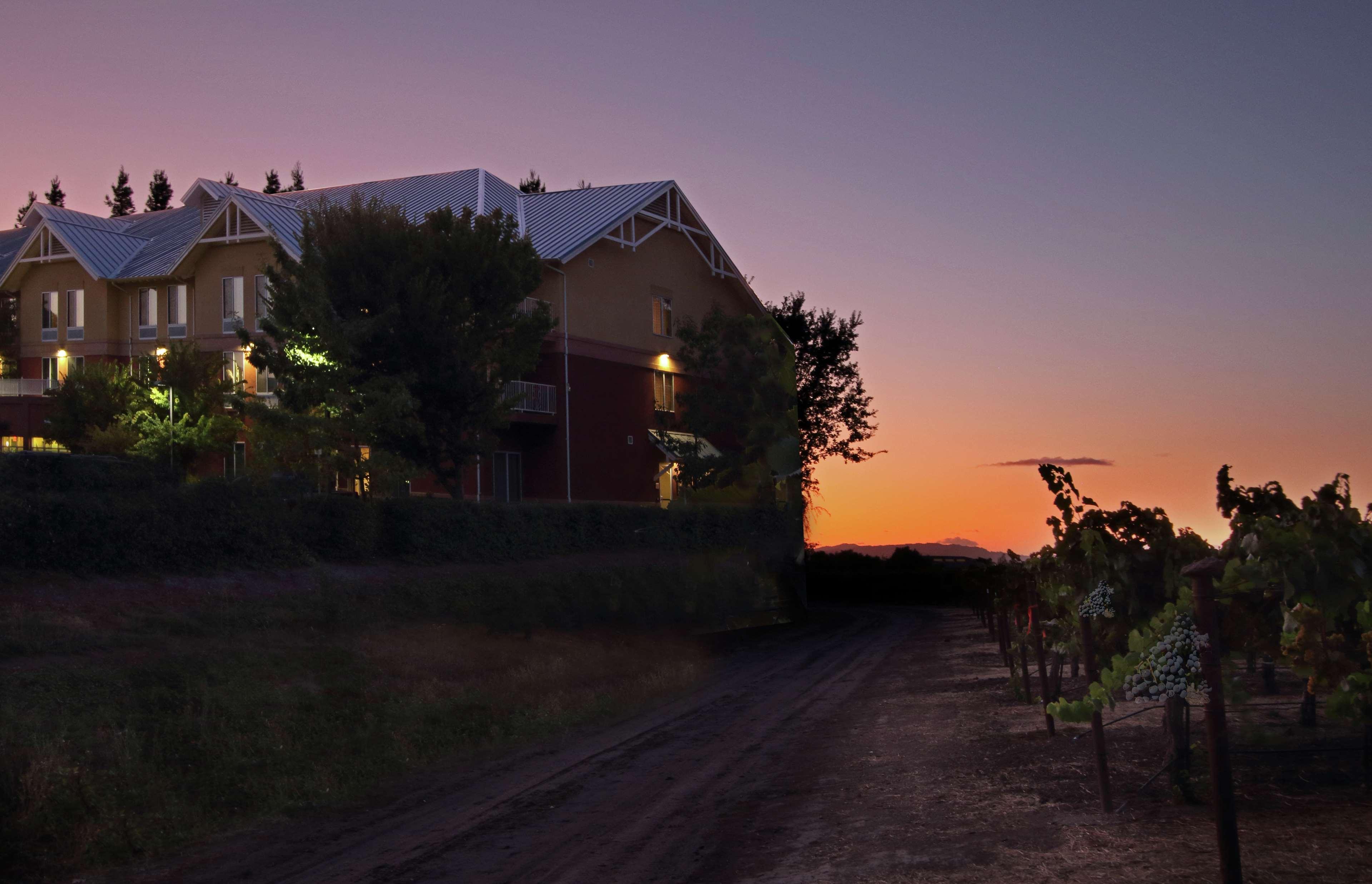 Hilton Garden Inn Sonoma County Airport Santa Rosa Bagian luar foto