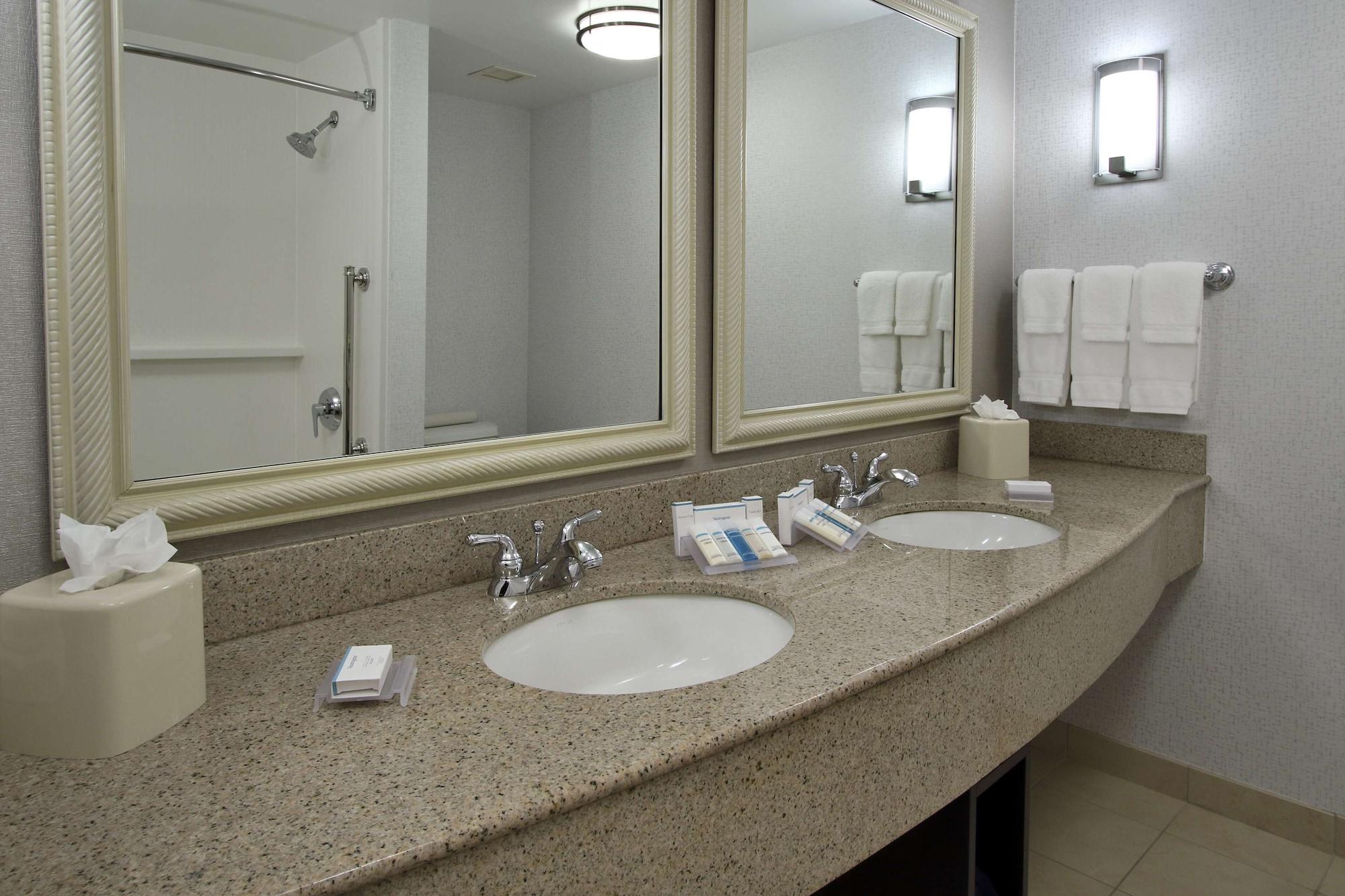 Hilton Garden Inn Sonoma County Airport Santa Rosa Bagian luar foto