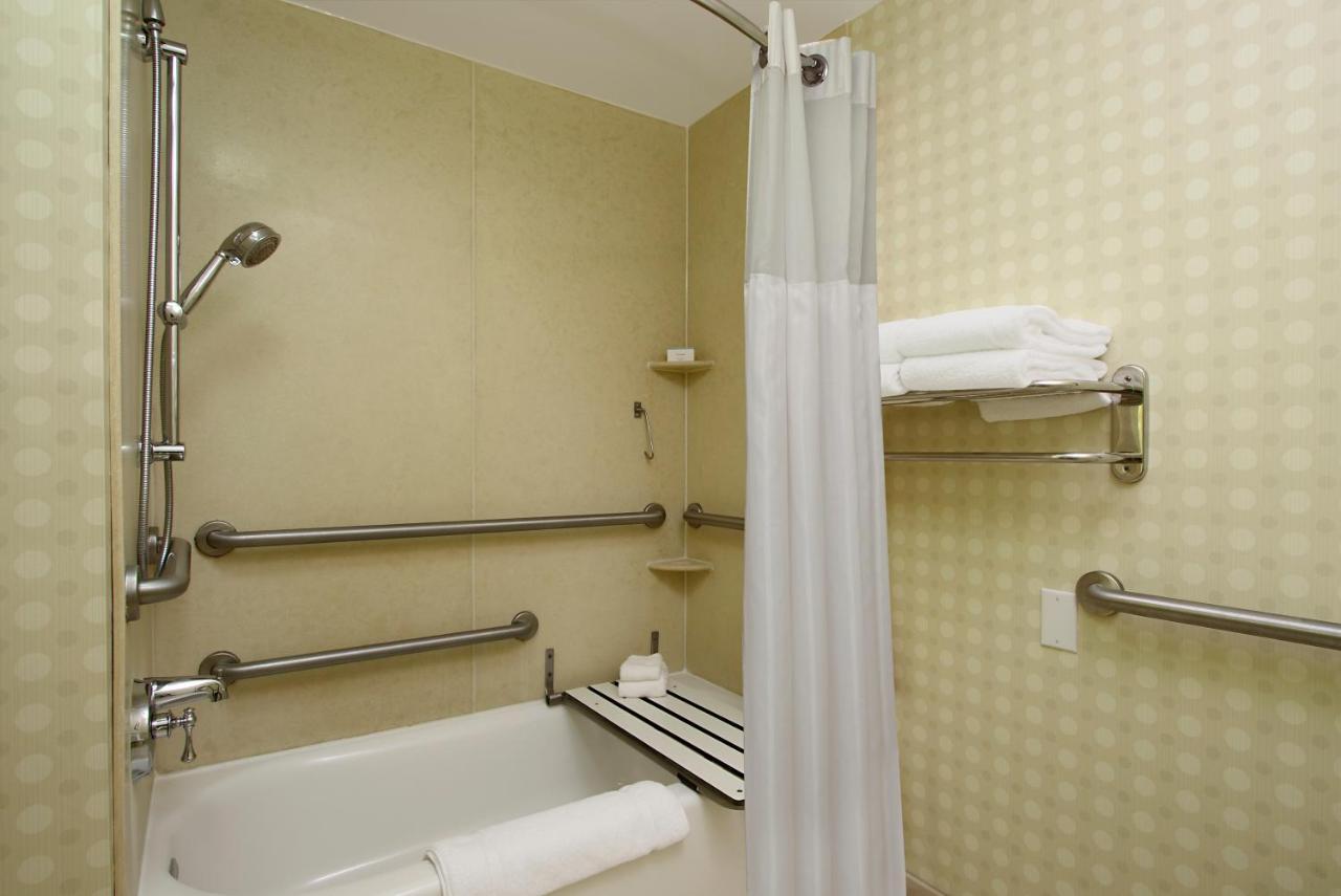 Hilton Garden Inn Sonoma County Airport Santa Rosa Bagian luar foto