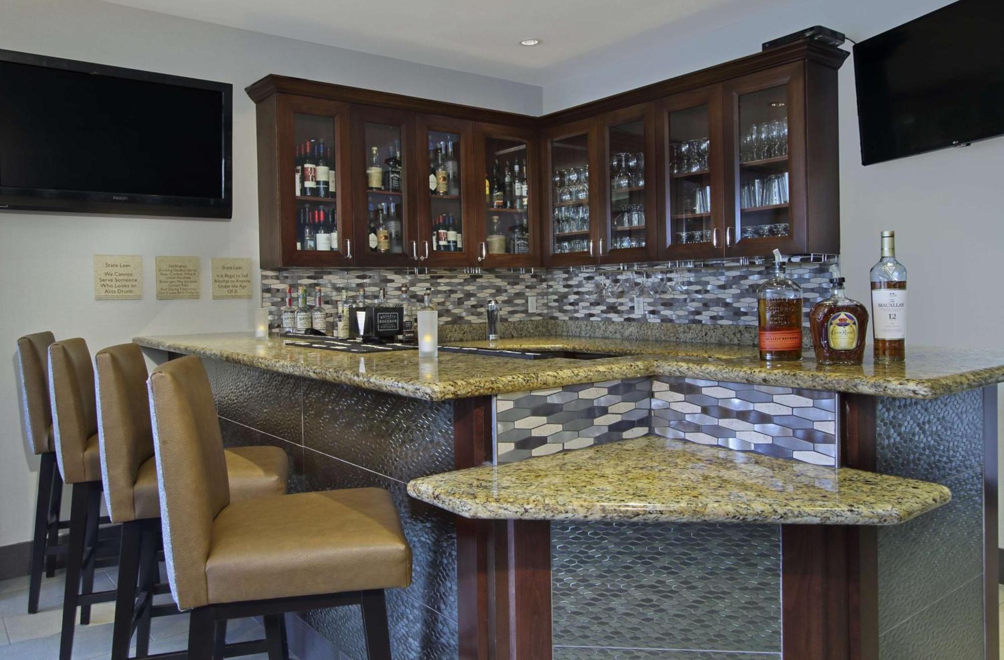 Hilton Garden Inn Sonoma County Airport Santa Rosa Bagian luar foto