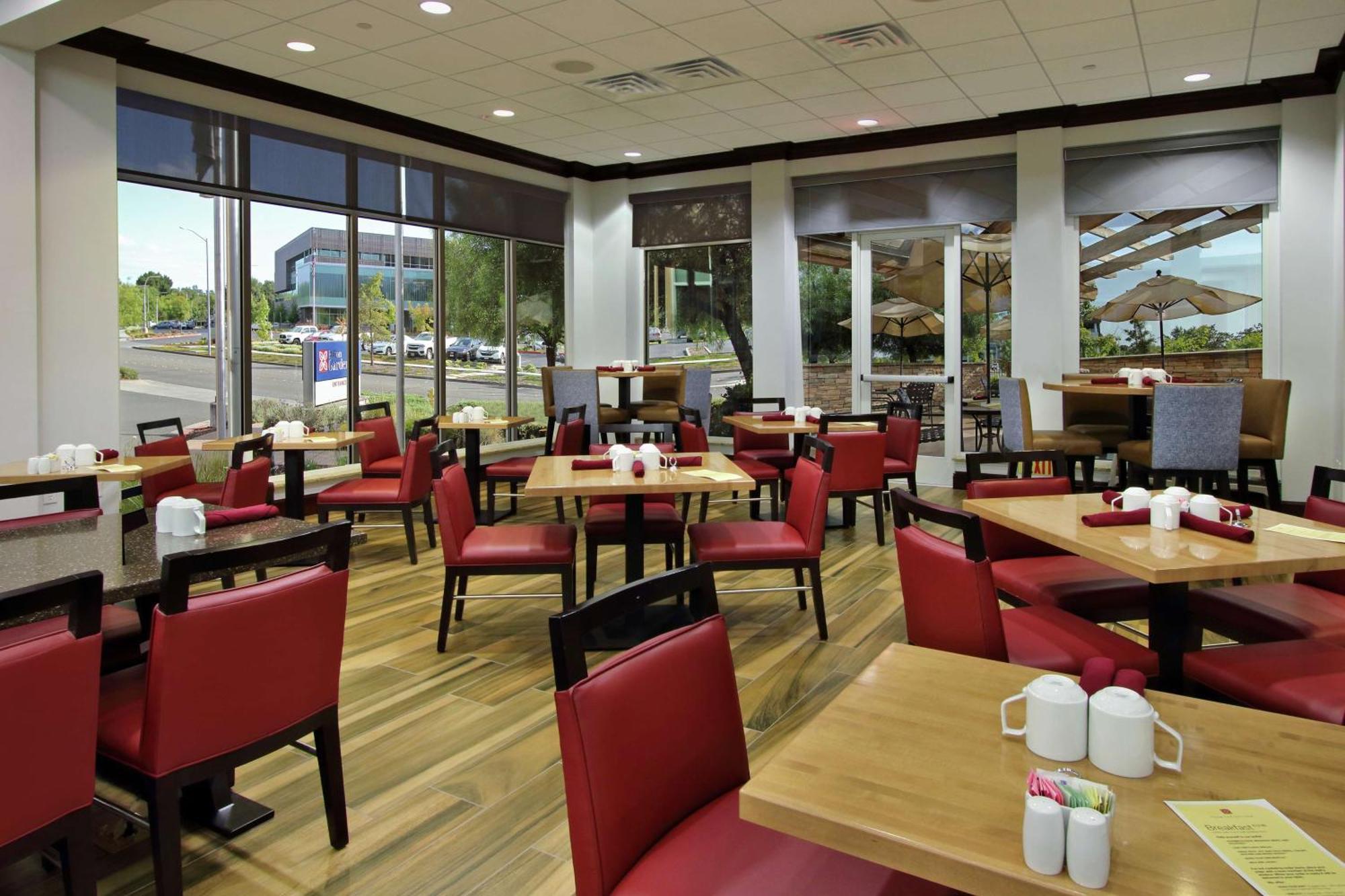 Hilton Garden Inn Sonoma County Airport Santa Rosa Bagian luar foto